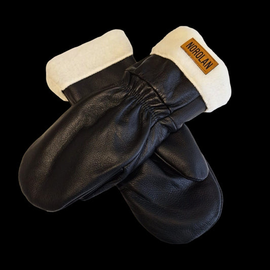 Moufles Norolan en cuir d’élan à manches longues.