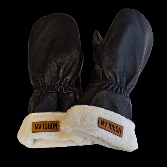 Moufles Norolan en cuir d’élan à manches longues.